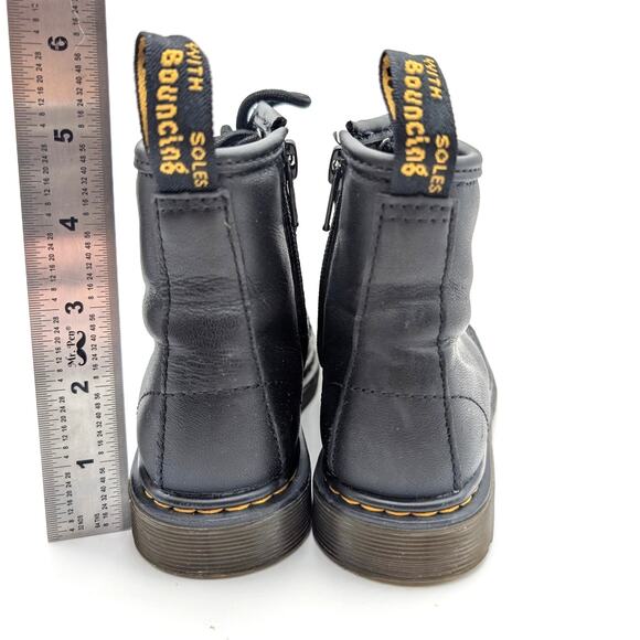 Dr. Martens AirWair 1460 Lace Up Boots Round Toe Kids' Black Size US11 EU28 - Picture 4 of 11